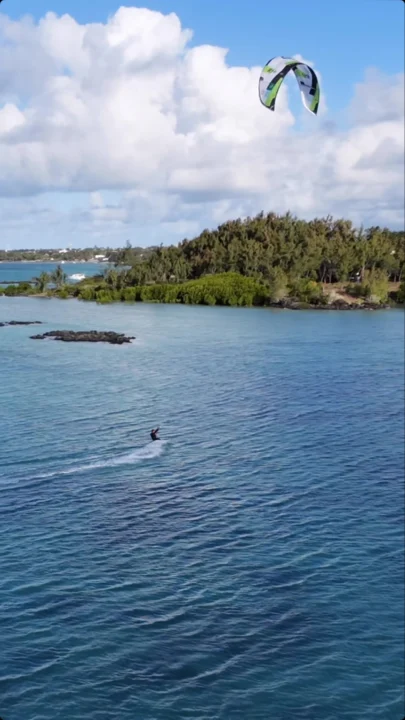 Light wind session but fun with endless space! Kitsurfing in the North of Mauritius!…